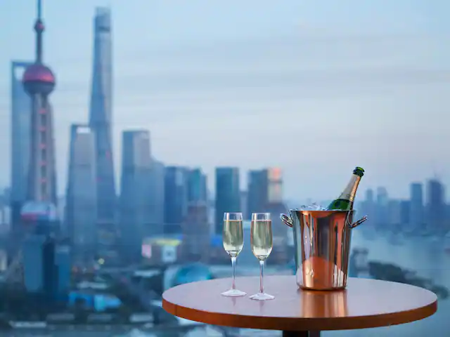 Vue bar with view of shanghai